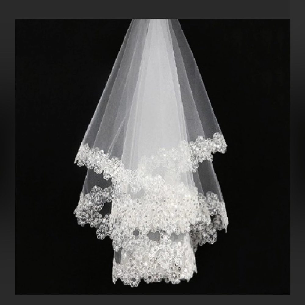 💕New white Wedding Beaded Edge Sequin  Veil.